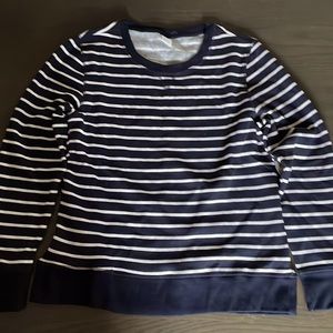 Amazon Essentials Women's French Terry Fleece Crewneck Sweatshirt, medium, new